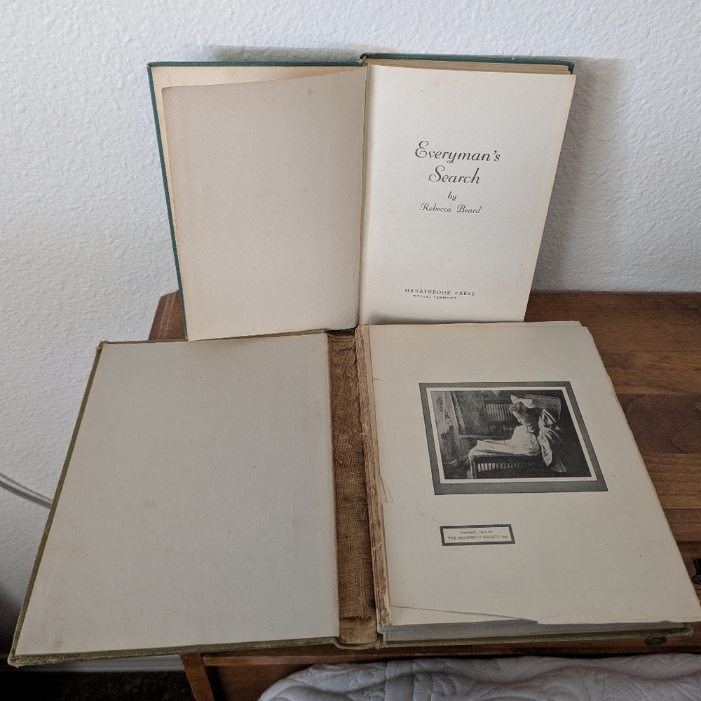 #5 Stack of 4 hardcover green vintage books - Picture 4 of 6